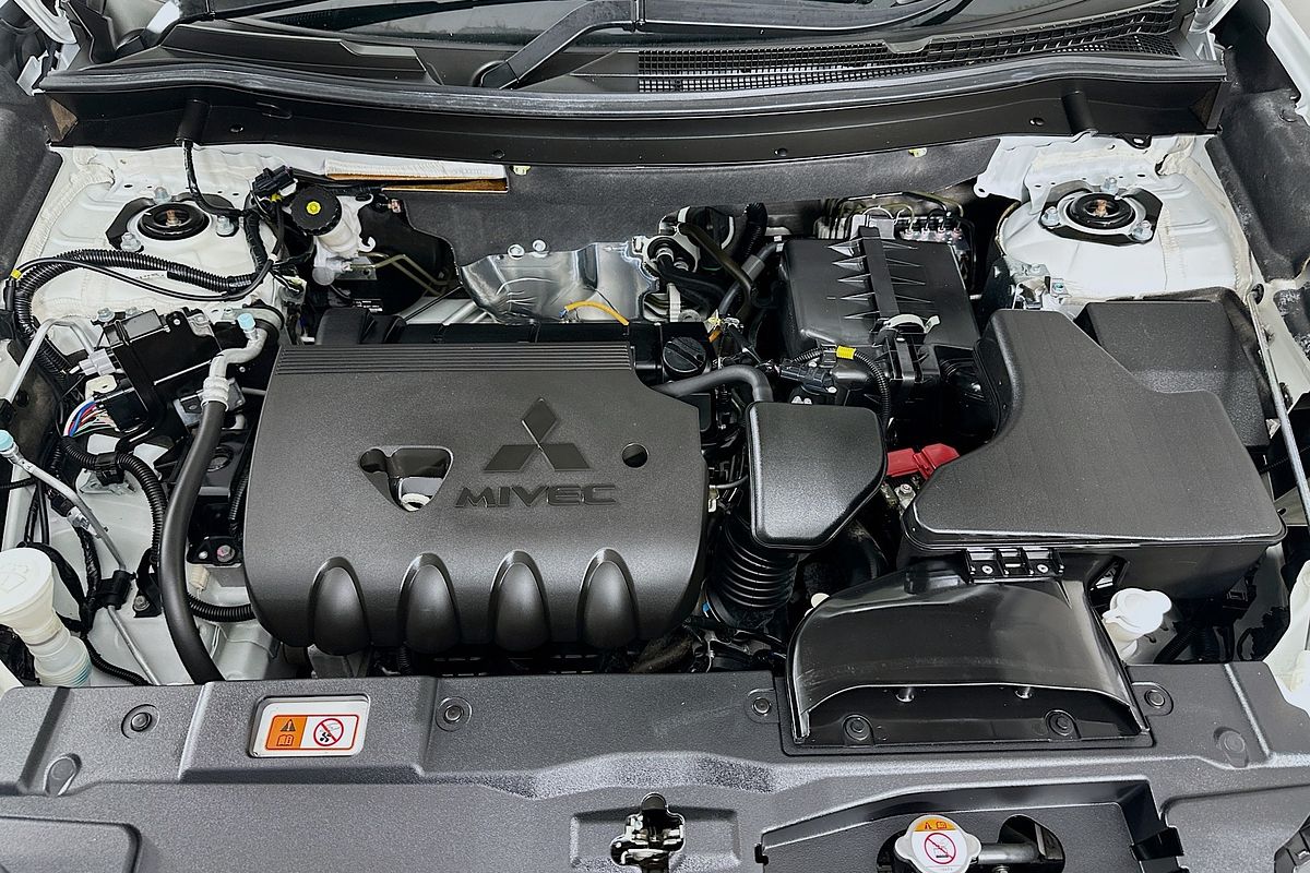 2021 Mitsubishi OUTLANDER ES 7 SEAT (2WD) ZL MY21