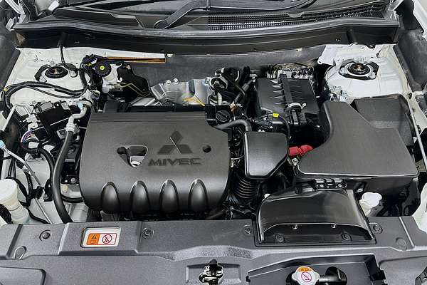 2021 Mitsubishi OUTLANDER ES 7 SEAT (2WD) ZL MY21