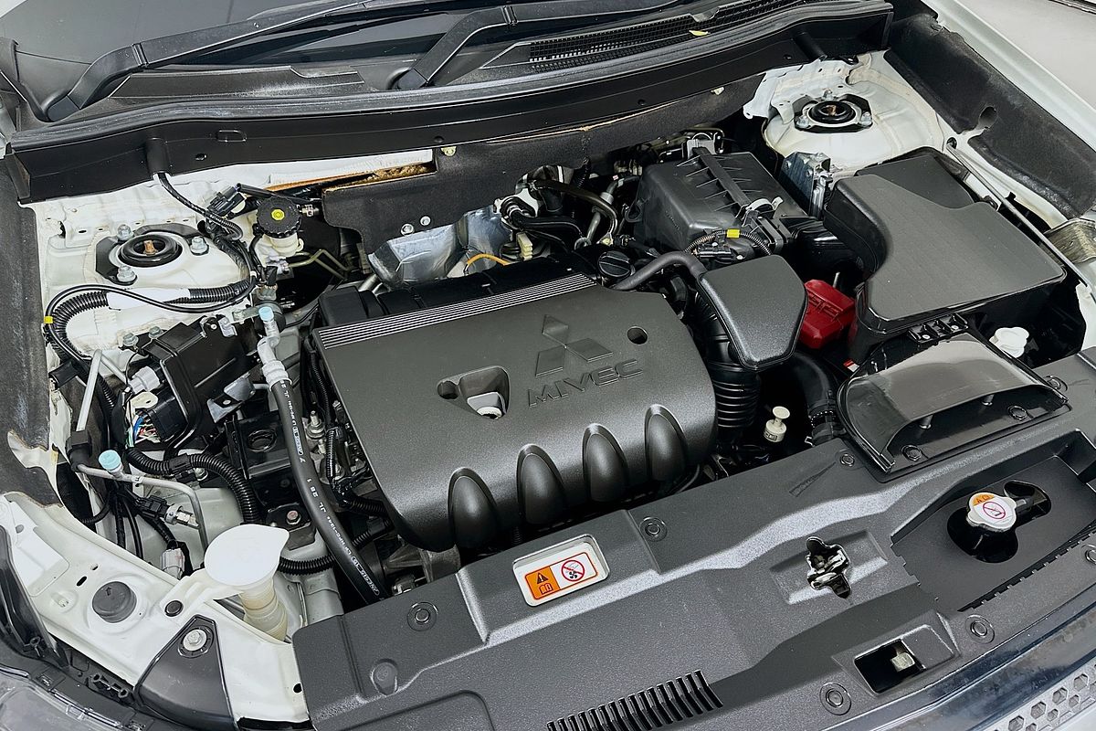 2021 Mitsubishi OUTLANDER ES ZL