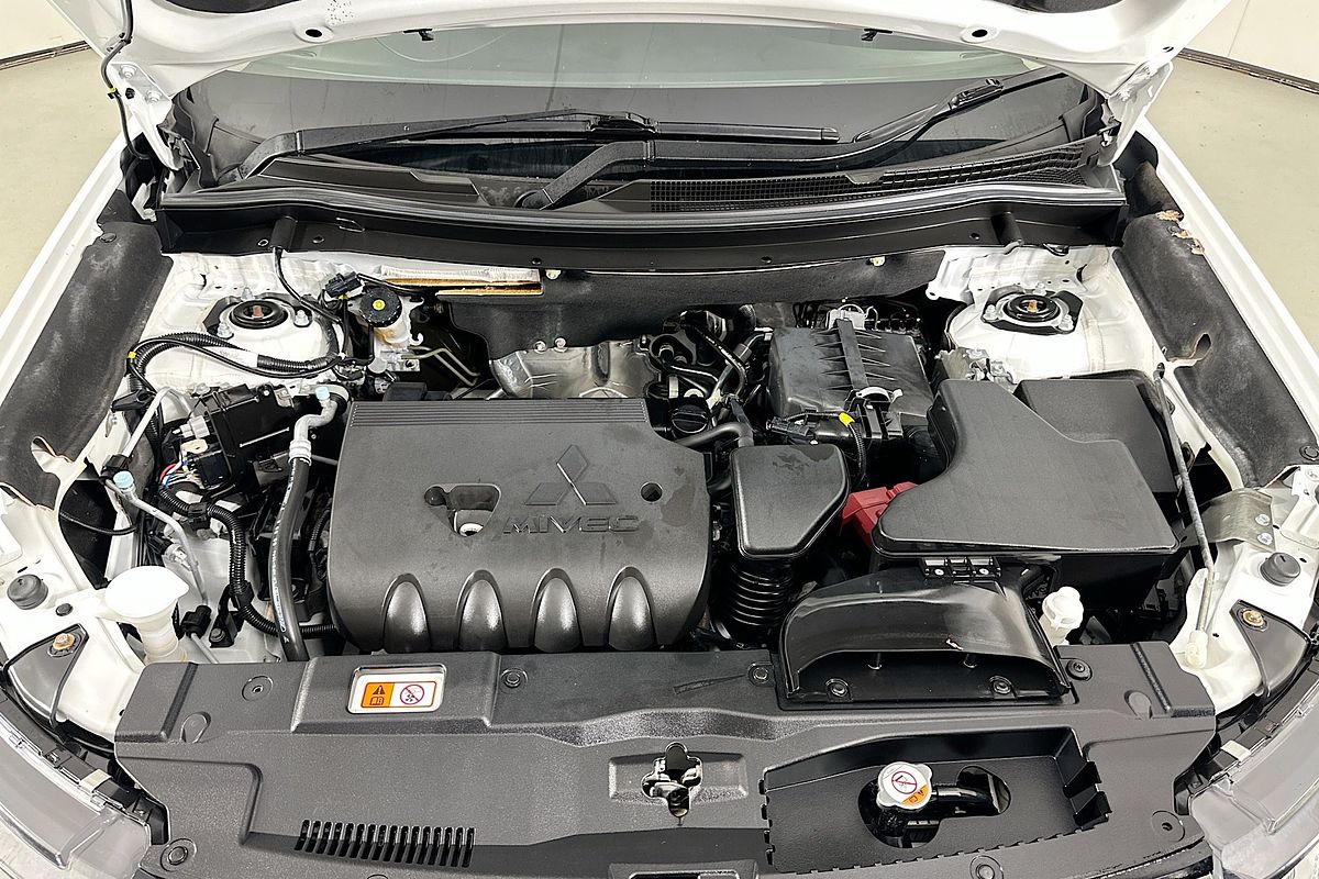 2017 Mitsubishi OUTLANDER LS SAFETY PACK (4x4) 7 SEATS ZK MY17