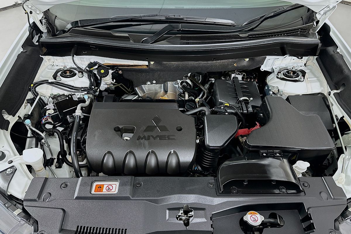 2021 Mitsubishi OUTLANDER ES 7 SEAT (2WD) ZL MY21
