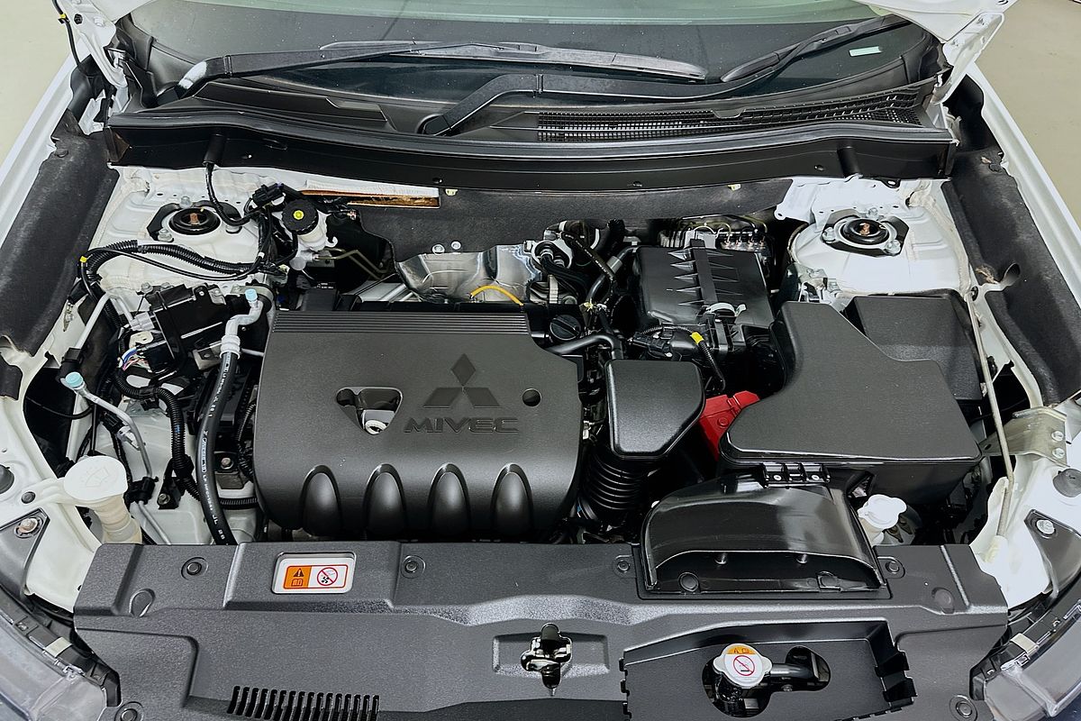 2021 Mitsubishi OUTLANDER ES 7 SEAT (2WD) ZL MY21