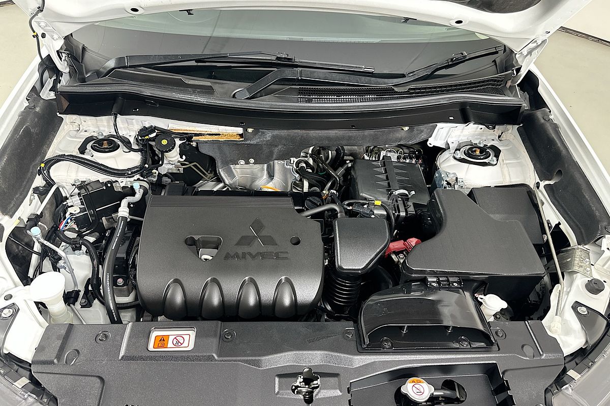 2021 Mitsubishi OUTLANDER ES 7 SEAT (2WD) ZL MY21