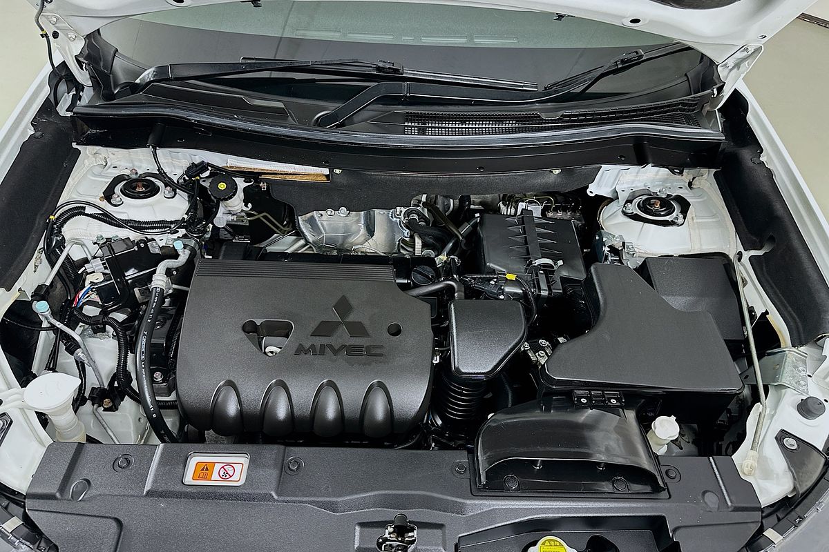 2020 Mitsubishi OUTLANDER ES 7 SEAT (2WD) ZL MY20