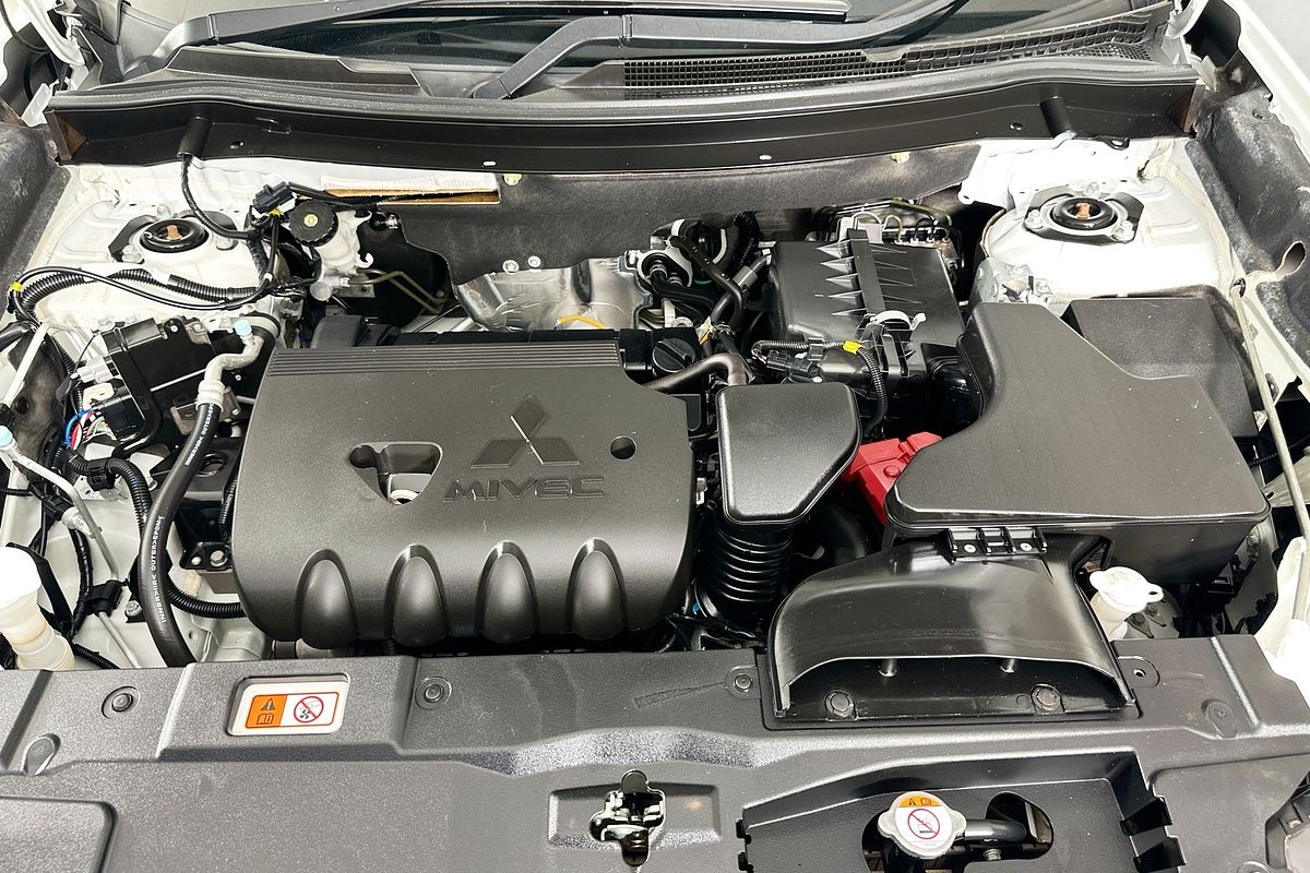 2021 Mitsubishi OUTLANDER ES 7 SEAT (2WD) ZL MY21