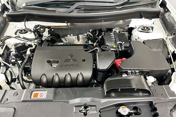 2021 Mitsubishi OUTLANDER ES 7 SEAT (2WD) ZL MY21