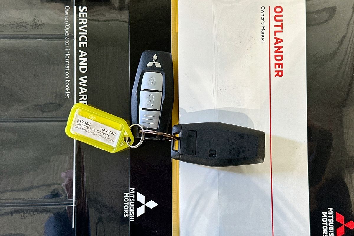 2023 Mitsubishi OUTLANDER ES 5 SEAT (AWD) ZM MY23