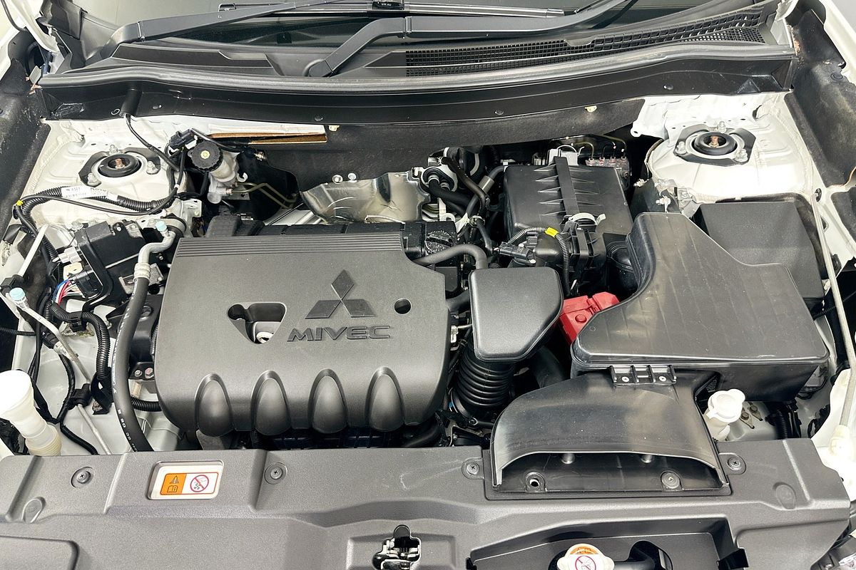 2017 Mitsubishi OUTLANDER LS (4x2) ZK MY17