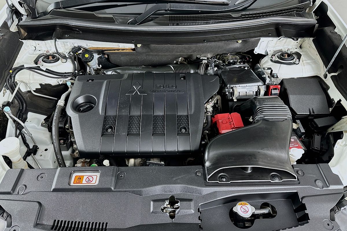 2018 Mitsubishi OUTLANDER LS 7 SEAT (AWD) ZL MY19