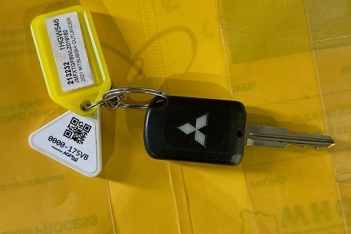 2021 Mitsubishi OUTLANDER ES ZL