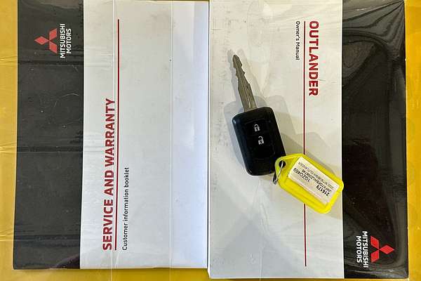 2020 Mitsubishi OUTLANDER ES 7 SEAT (2WD) ZL MY20