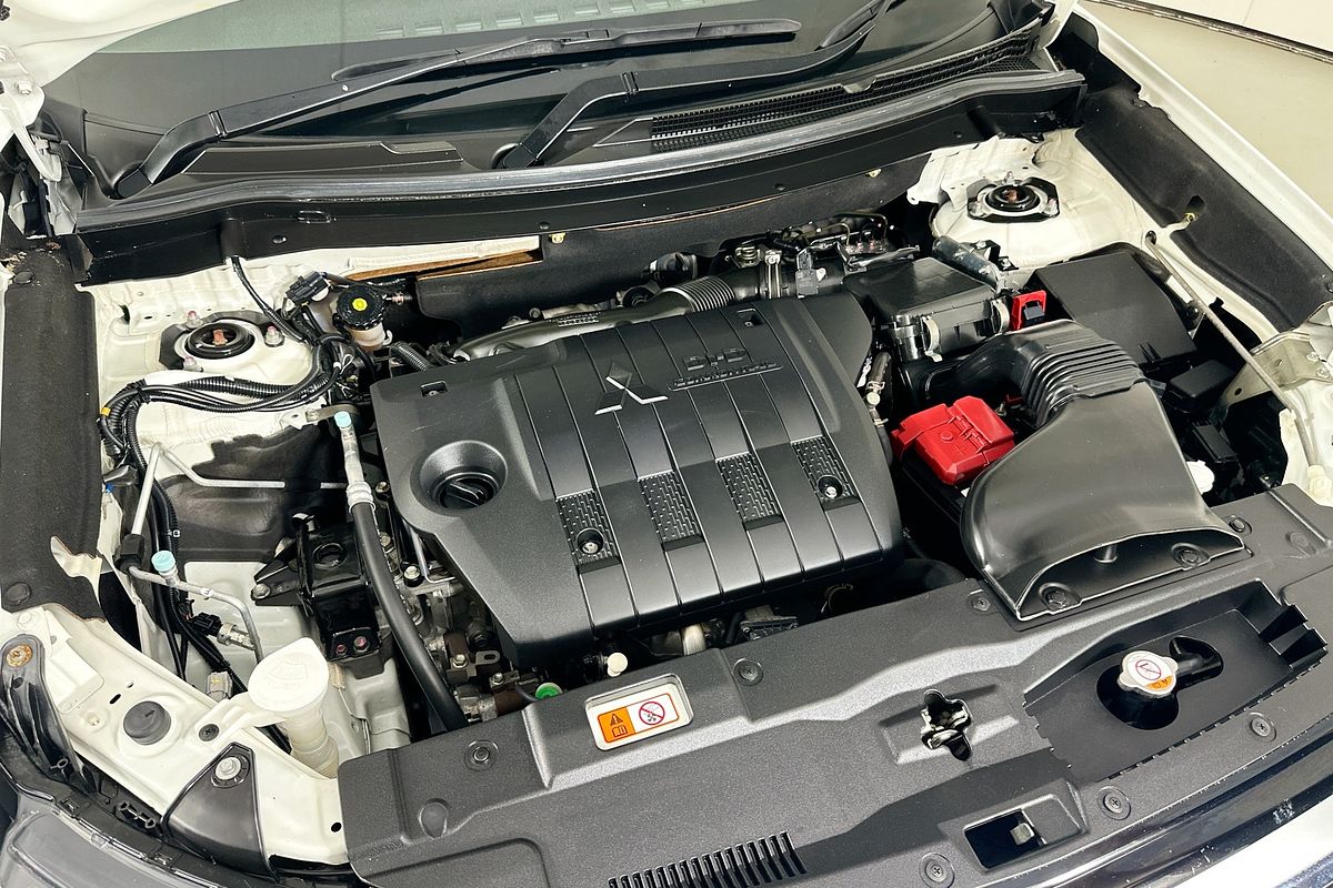 2018 Mitsubishi OUTLANDER LS 7 SEAT (AWD) ZL MY18.5