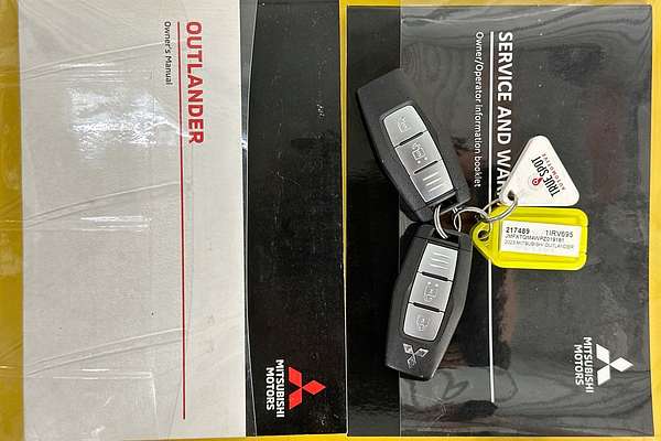 2023 Mitsubishi OUTLANDER ES 7 SEAT (2WD) ZM MY23