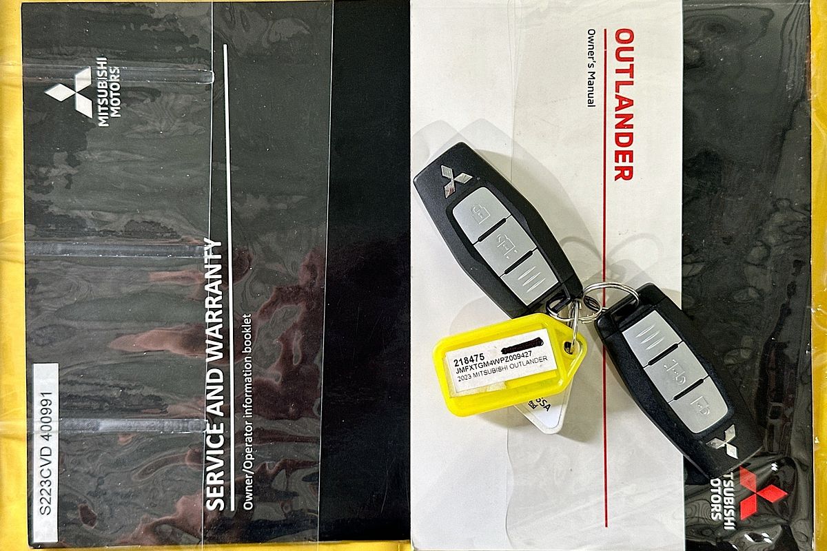 2023 Mitsubishi OUTLANDER ES 7 SEAT (2WD) ZM MY23