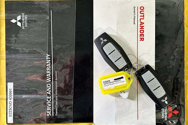 2023 Mitsubishi OUTLANDER ES 7 SEAT (2WD) ZM MY23