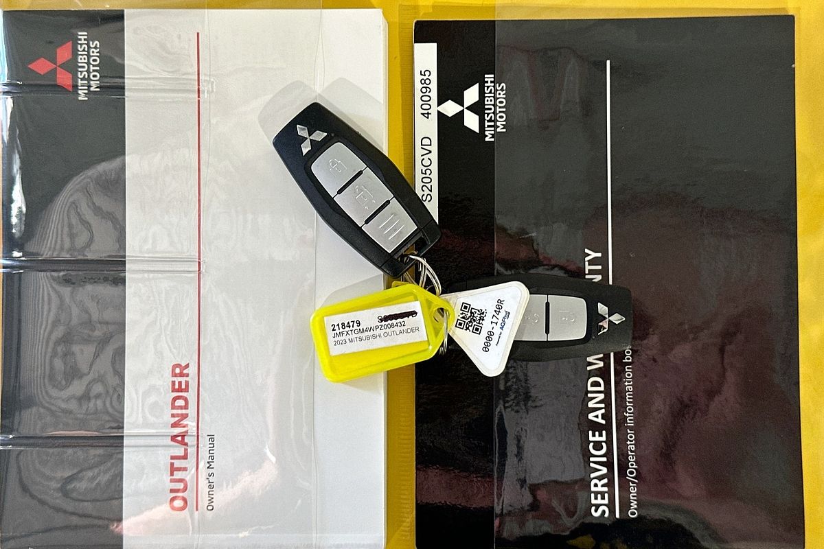 2023 Mitsubishi OUTLANDER ES 7 SEAT (2WD) ZM MY23