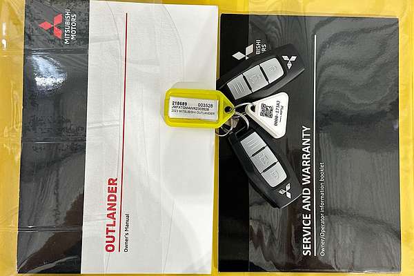 2023 Mitsubishi OUTLANDER ES 7 SEAT (2WD) ZM MY23