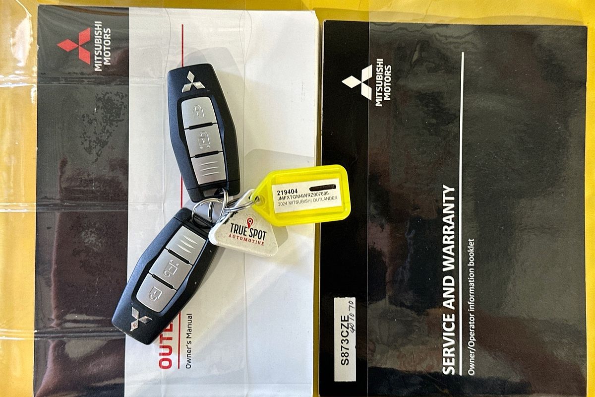 2024 Mitsubishi OUTLANDER ES 7 SEAT (2WD) ZM MY24