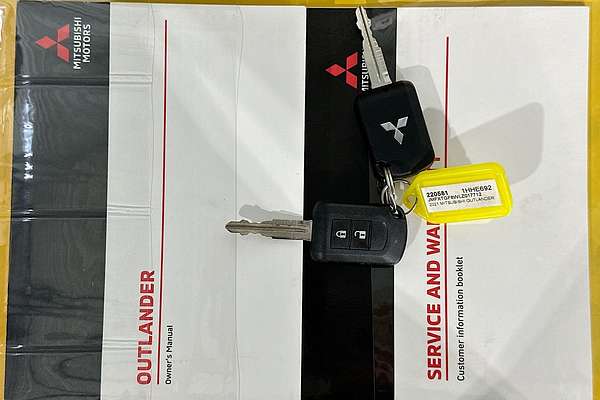 2021 Mitsubishi OUTLANDER ES 7 SEAT (AWD) ZL MY21