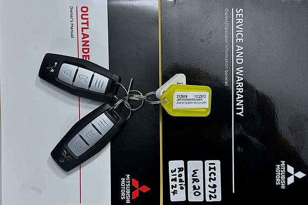2024 Mitsubishi Outlander LS ZM