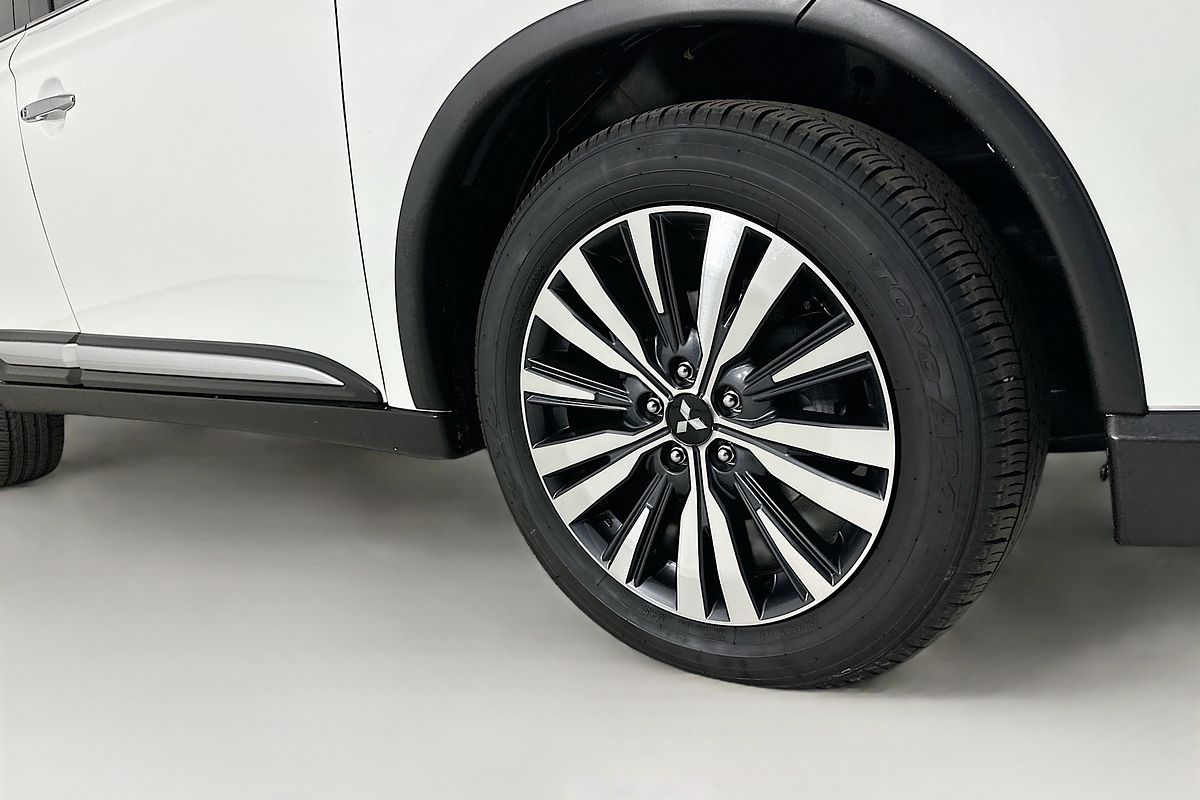 2020 Mitsubishi OUTLANDER Exceed ZL