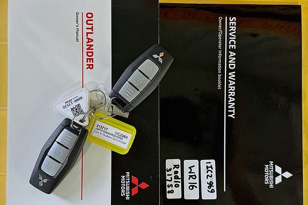 2024 Mitsubishi OUTLANDER LS 7 SEAT (2WD) ZM MY24