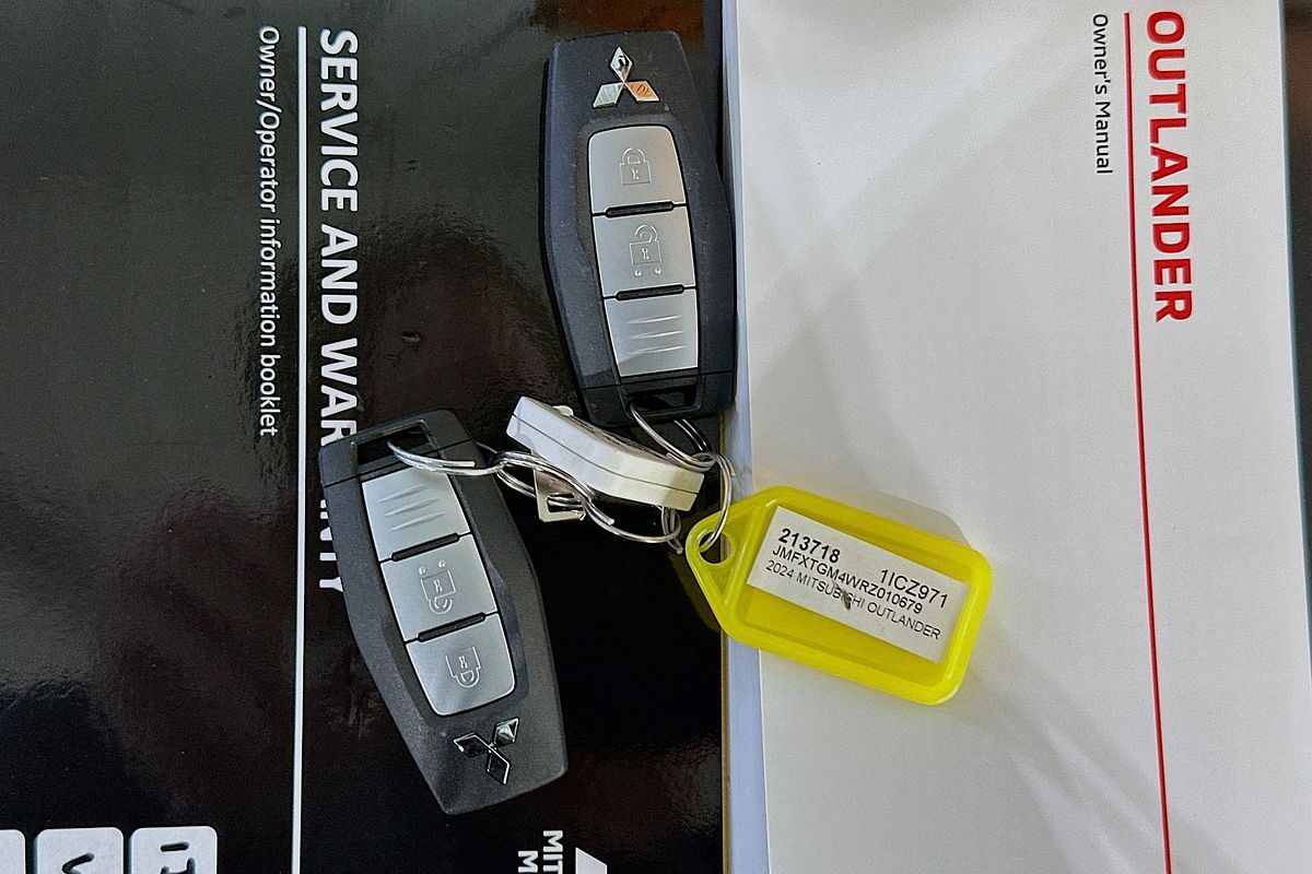 2024 Mitsubishi OUTLANDER LS 7 SEAT (2WD) ZM MY24