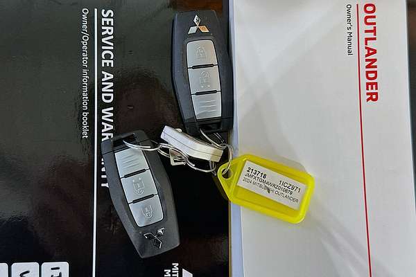 2024 Mitsubishi OUTLANDER LS 7 SEAT (2WD) ZM MY24