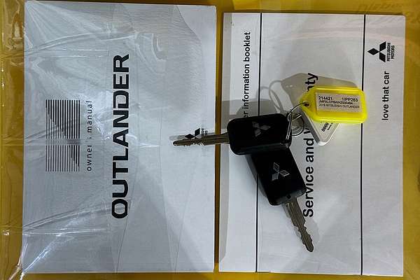 2016 Mitsubishi OUTLANDER LS SAFETY PACK (4x4) 7 SEATS ZK MY17