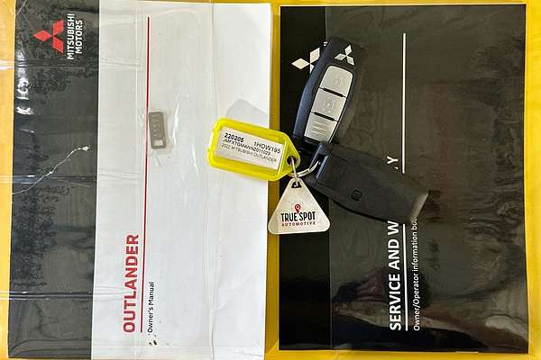 2022 Mitsubishi OUTLANDER ES 7 SEAT (2WD) ZM MY22.5