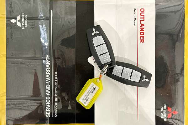 2022 Mitsubishi OUTLANDER ES 7 SEAT (2WD) ZM MY22