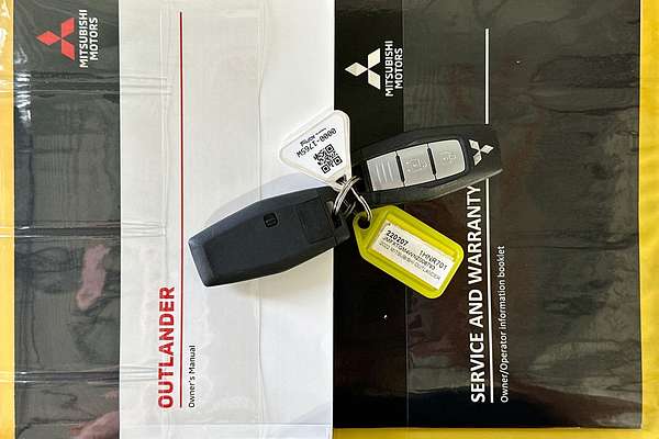 2022 Mitsubishi OUTLANDER ES 7 SEAT (2WD) ZM MY22