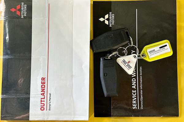 2024 Mitsubishi OUTLANDER LS 7 SEAT (2WD) ZM MY24