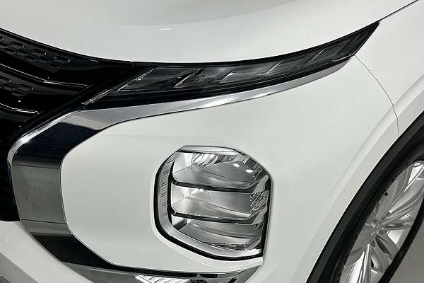 2024 Mitsubishi Outlander LS ZM