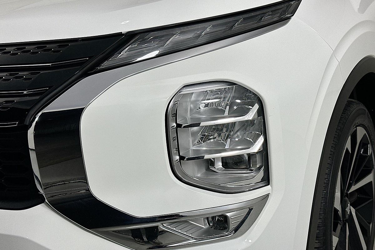 2022 Mitsubishi OUTLANDER Exceed ZM