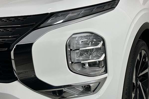 2022 Mitsubishi OUTLANDER Exceed ZM
