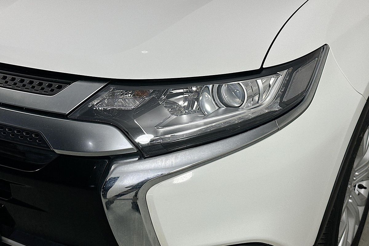 2021 Mitsubishi OUTLANDER ES ZL