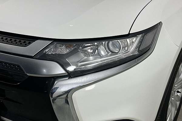 2021 Mitsubishi OUTLANDER ES ZL