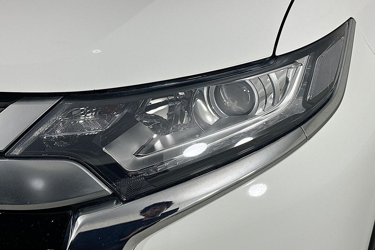 2021 Mitsubishi OUTLANDER ES ZL