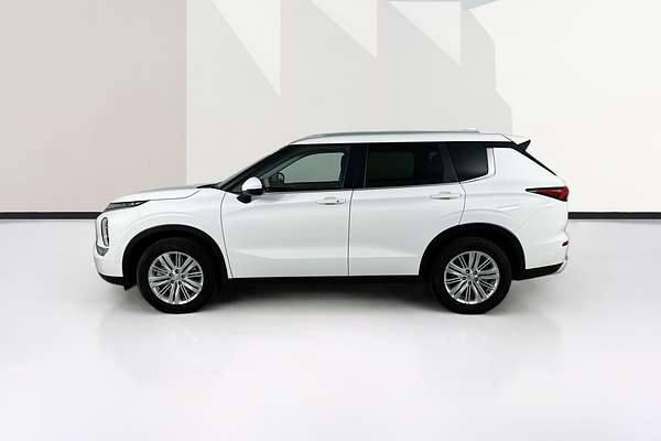 2024 Mitsubishi Outlander LS ZM