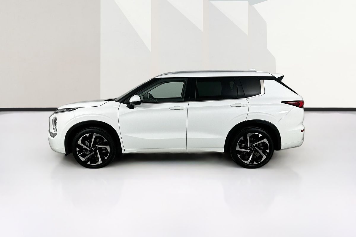2022 Mitsubishi OUTLANDER Exceed ZM