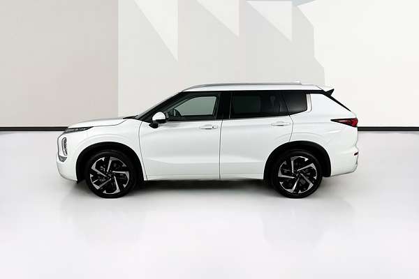 2022 Mitsubishi OUTLANDER Exceed ZM