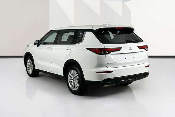 2024 Mitsubishi OUTLANDER ES 7 SEAT (2WD) ZM MY24