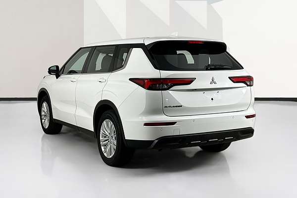 2023 Mitsubishi OUTLANDER ES 7 SEAT (2WD) ZM MY23