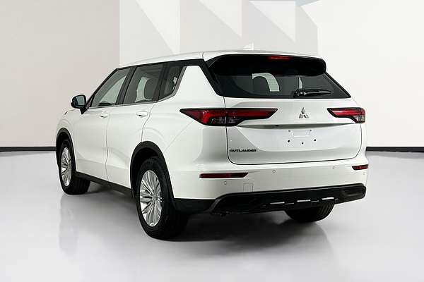 2024 Mitsubishi OUTLANDER ES 7 SEAT (2WD) ZM MY24