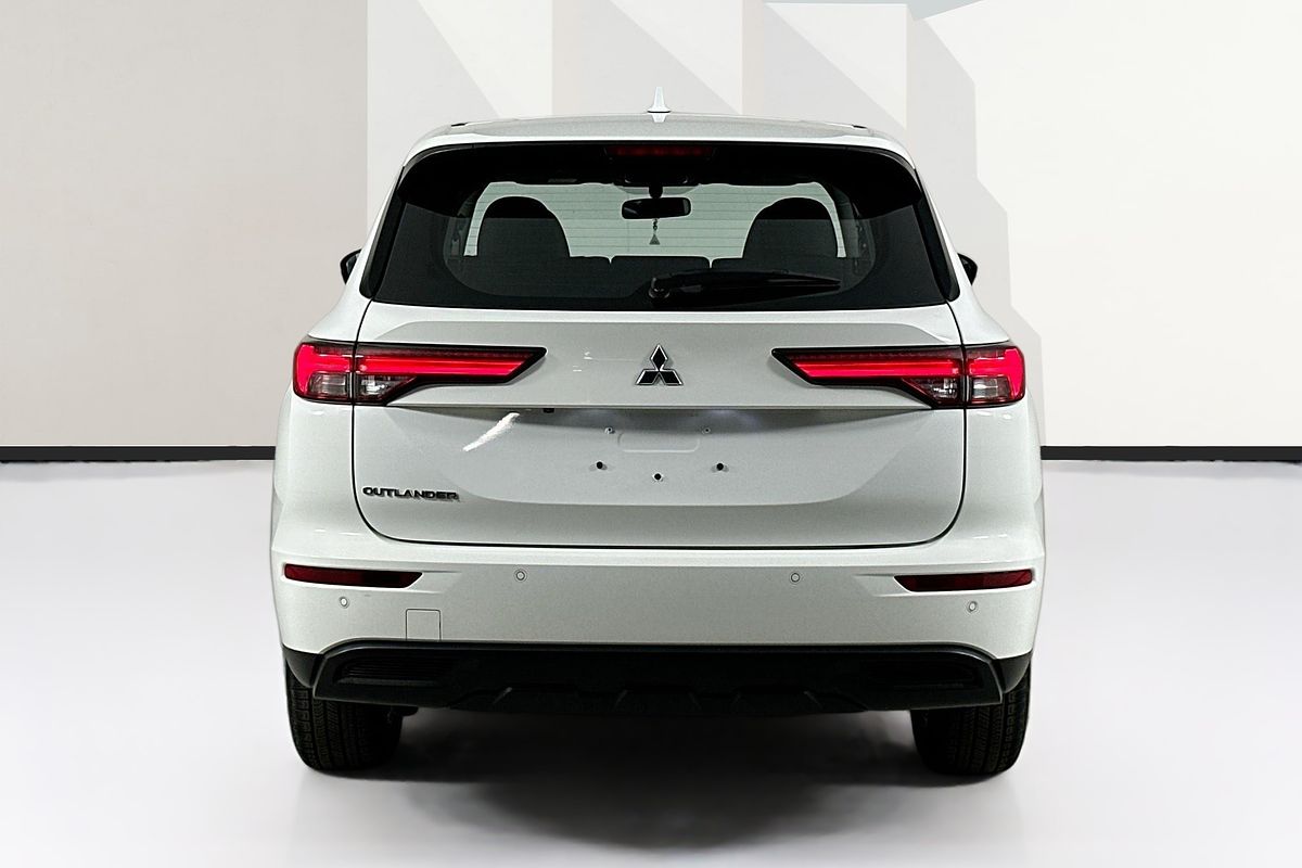 2024 Mitsubishi OUTLANDER ES 7 SEAT (2WD) ZM MY24
