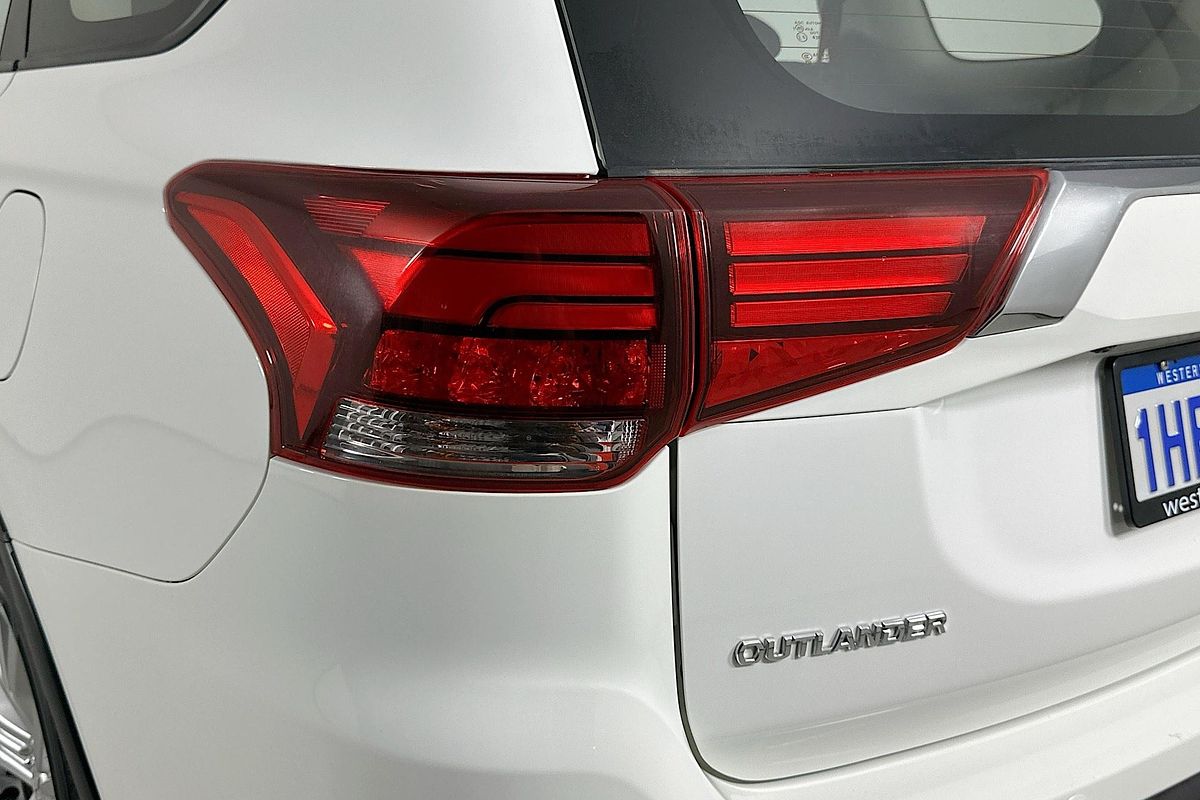 2021 Mitsubishi OUTLANDER ES ZL