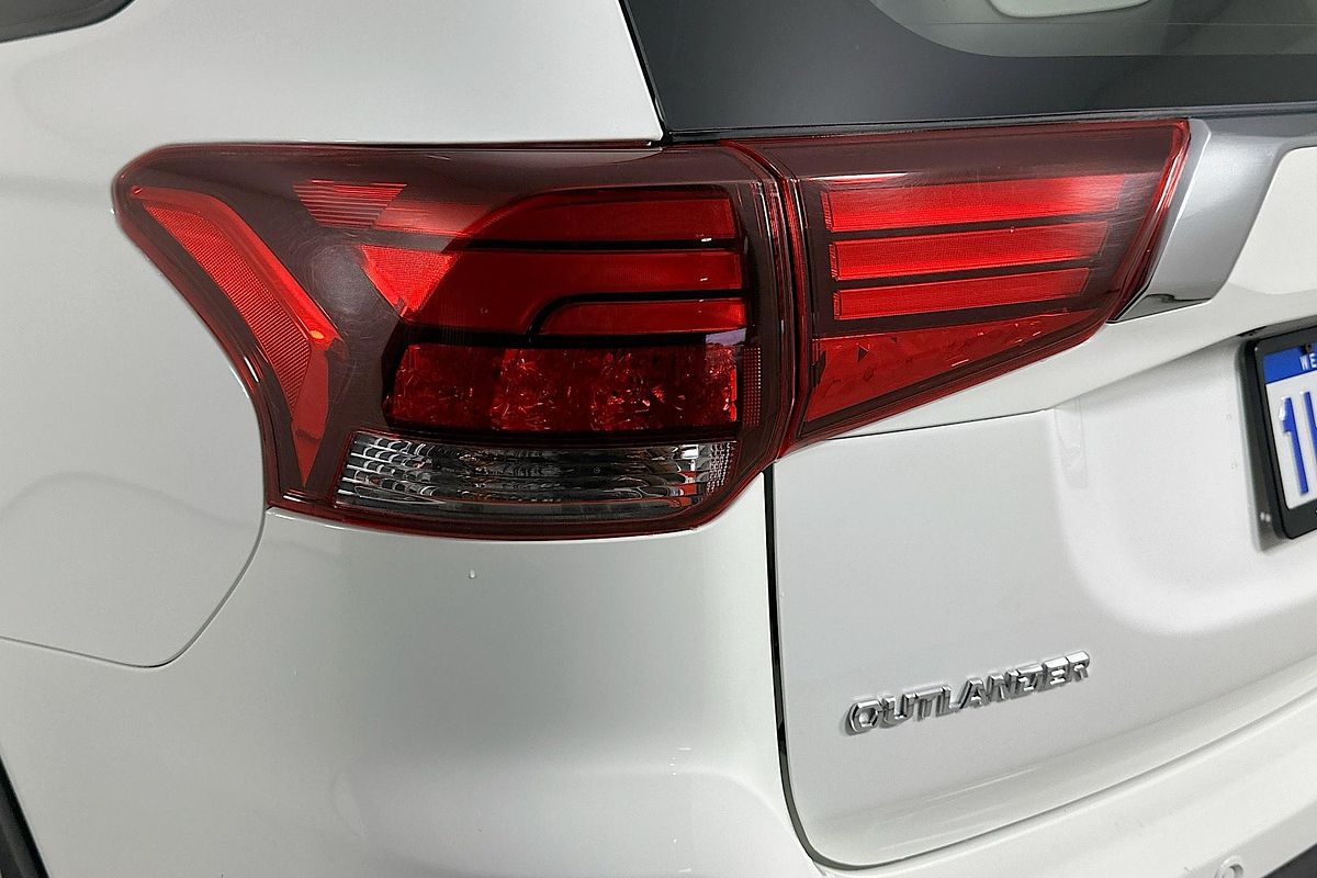 2021 Mitsubishi OUTLANDER ES ZL