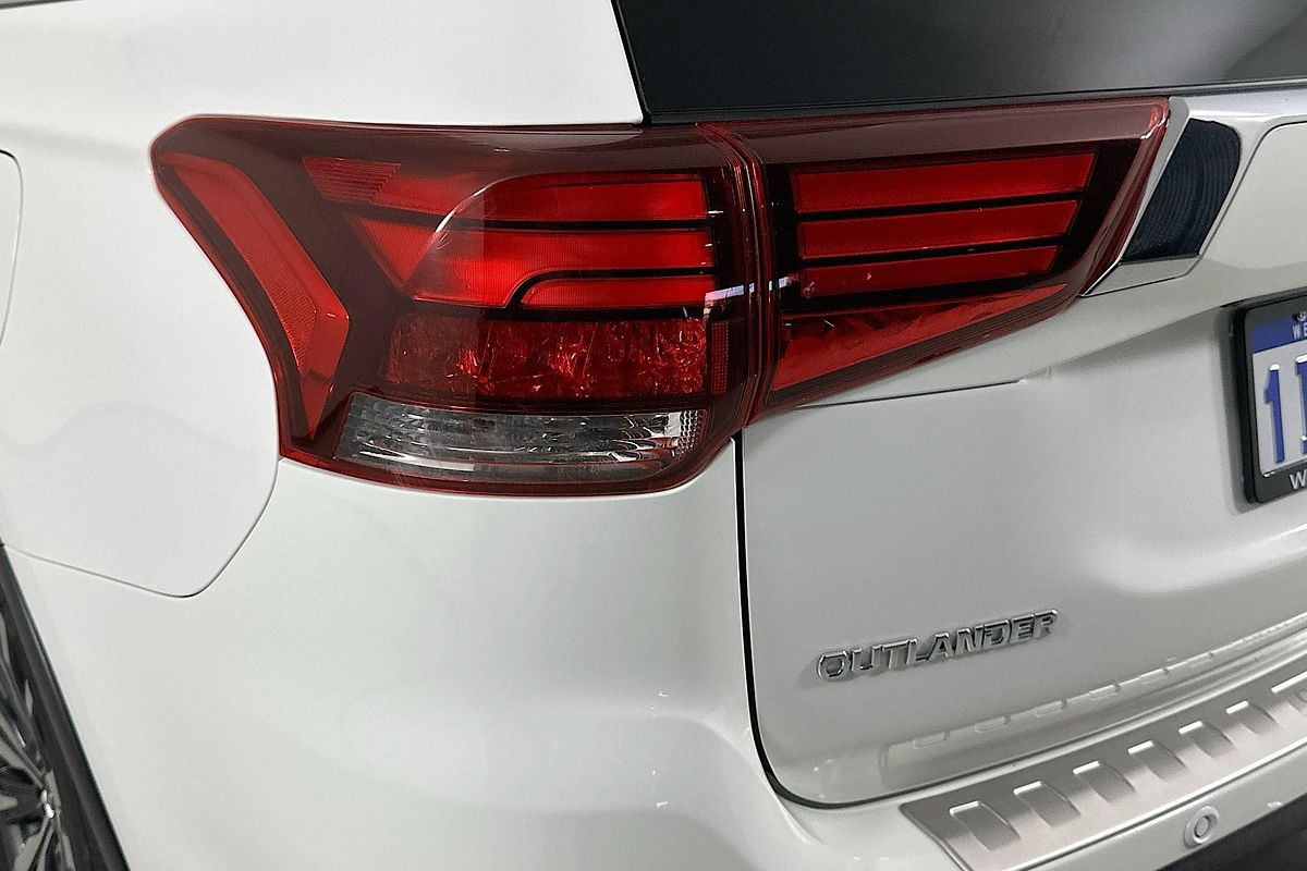 2020 Mitsubishi OUTLANDER Exceed ZL