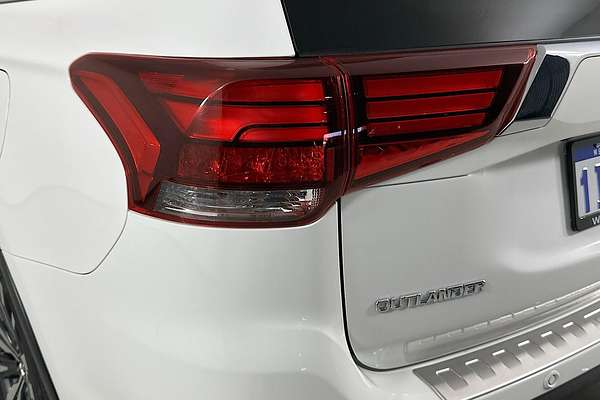 2020 Mitsubishi OUTLANDER Exceed ZL